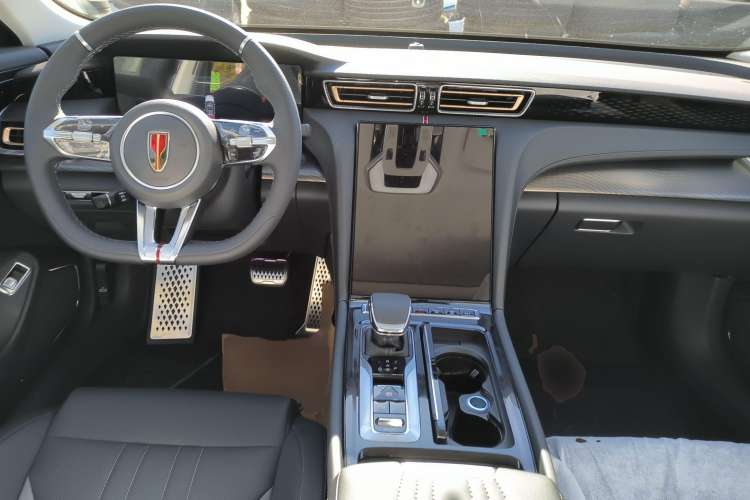 Used Hongqi H6 2023 2.0T ZhiMei Edition
