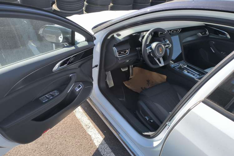 Used Hongqi H6 2023 2.0T ZhiMei Edition
