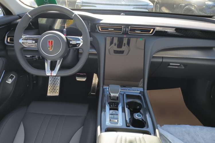 Used Hongqi H6 2023 2.0T ZhiMei Edition
