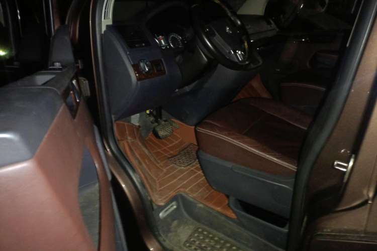 Used Volkswagen Multivan 2012 2.0 TSI Two-Wheel-Drive Luxury Edition