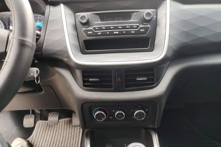 Used SRM Gold Hiace M Classic 2022 1.5L Engineering Lion Passenger Van 7 Seats
