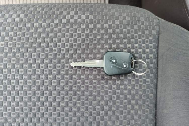 Used SRM Gold Hiace M Classic 2022 1.5L Engineering Lion Passenger Van 7 Seats
