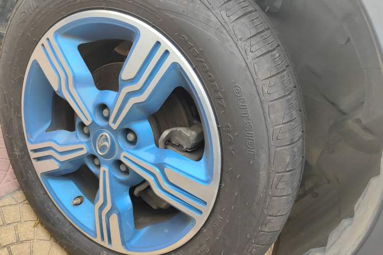 Used Soueast DX3 2018 EV Flagship Model Right Front Wheel Hub