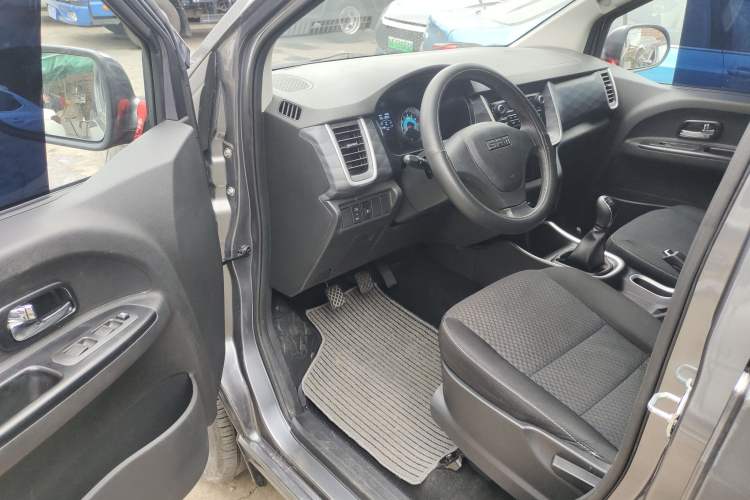 Used SRM Gold Hiace M Classic 2022 1.5L Engineering Lion Passenger Van 7 Seats
