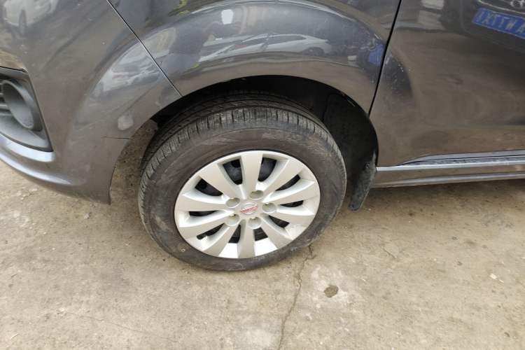 Used SRM Gold Hiace M Classic 2022 1.5L Engineering Lion Passenger Van 7 Seats
