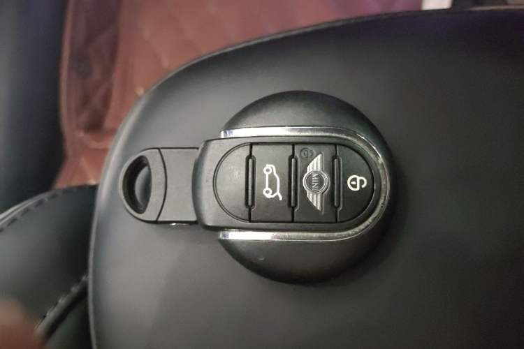 Used MINI MINI 2017 1.5T COOPER Caribbean Blue Limited Edition