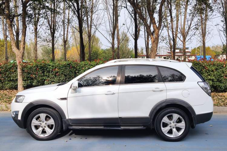 Used Chevrolet Captiva 2012 2.4L 4x4 Flagship Edition 7 Seats

