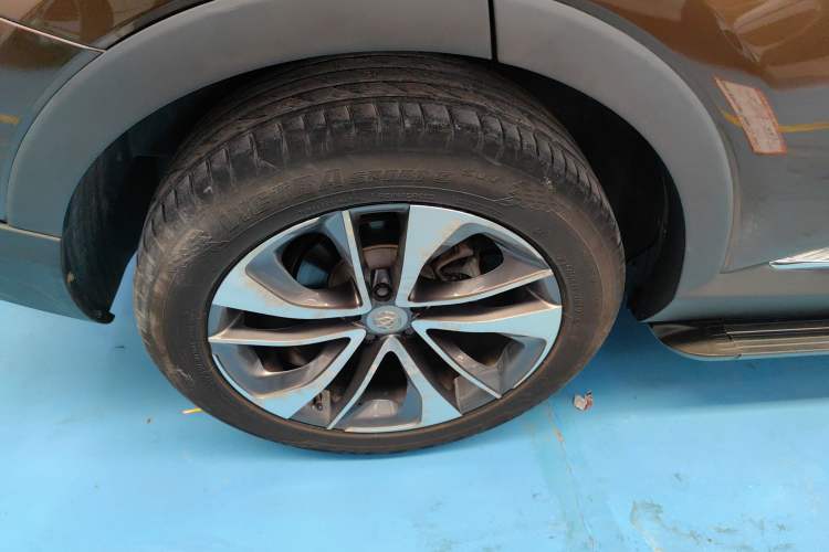 Used Brilliance V7 2018 280T DCT Luxury Model 5 Seats