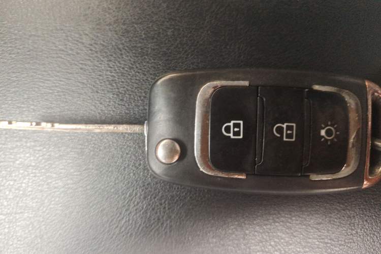 Used SRM Gold Hiace 2021 1.5L Passenger Vehicle Engineering Lion 7 Seats
