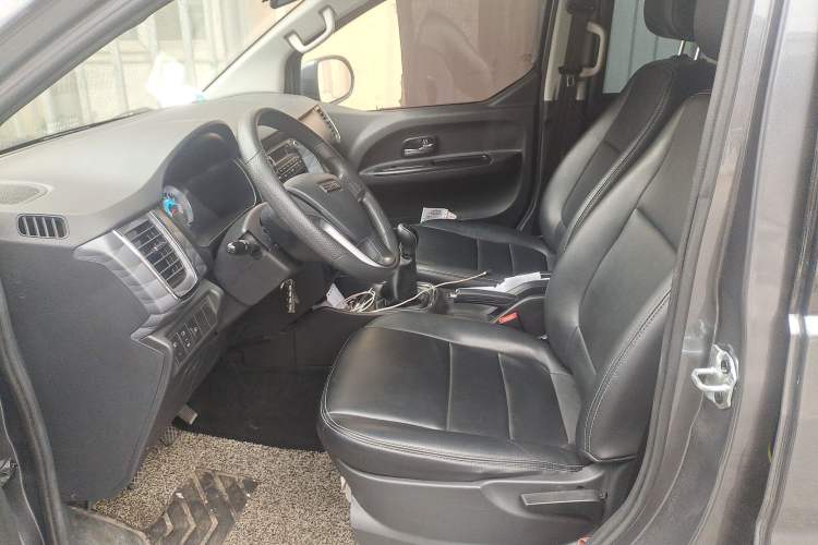 Used SRM Gold Hiace 2021 1.5L Passenger Vehicle Engineering Lion 7 Seats
