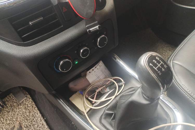 Used SRM Gold Hiace 2021 1.5L Passenger Vehicle Engineering Lion 7 Seats
