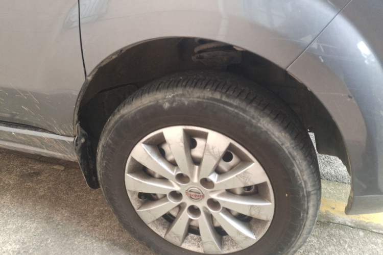 Used SRM Gold Hiace 2021 1.5L Passenger Vehicle Engineering Lion 7 Seats
