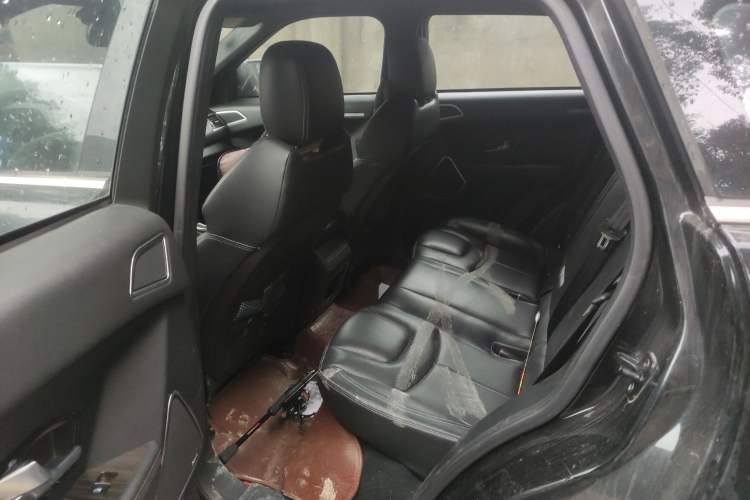 Used Land X7 2015 2.0T Panoramic Prestige Edition
