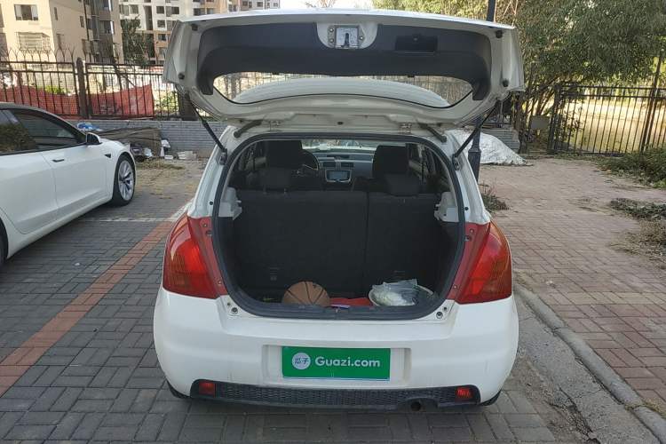 Used Suzuki Swift 2012 1.3L Manual Value Edition