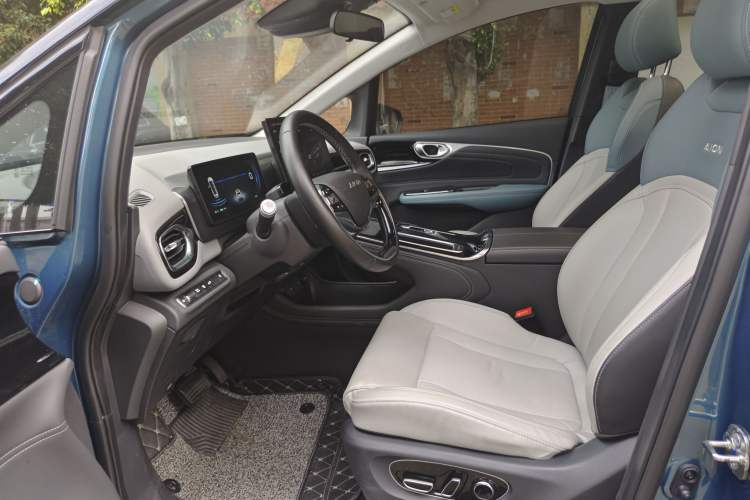 Used AION V 2023 Plus 70 Smart Enjoyment Seven-Seater Edition Ternary Lithium
