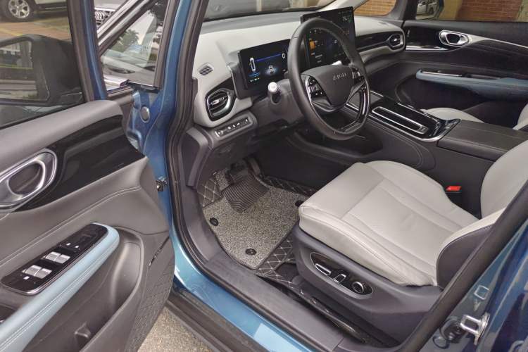 Used AION V 2023 Plus 70 Smart Enjoyment Seven-Seater Edition Ternary Lithium
