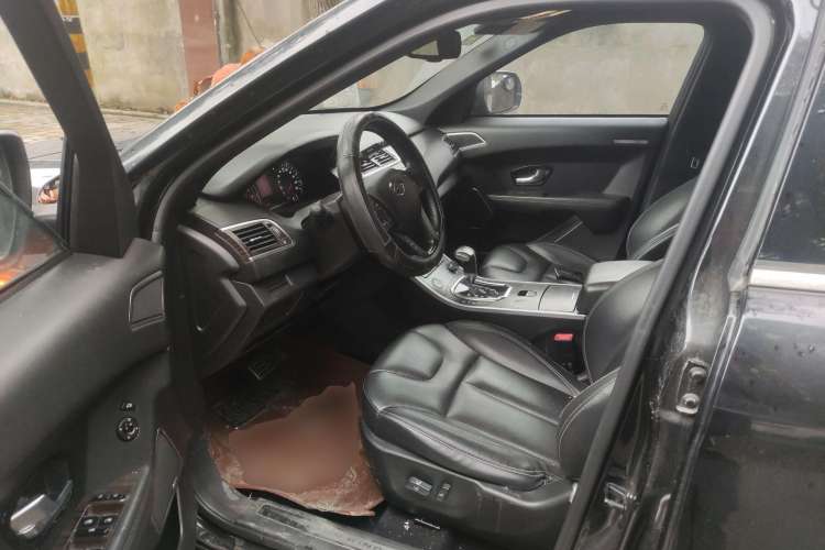 Used Land X7 2015 2.0T Panoramic Prestige Edition
