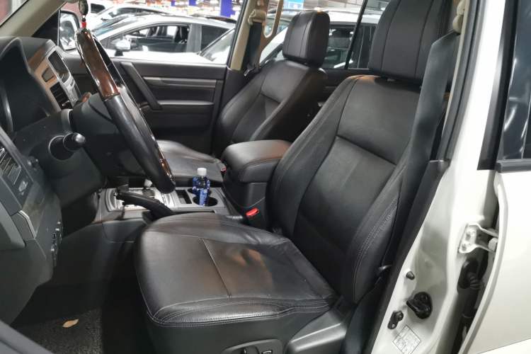 Used Mitsubishi Pajero 2016 3.0L Automatic Prestige Version China V Standard
