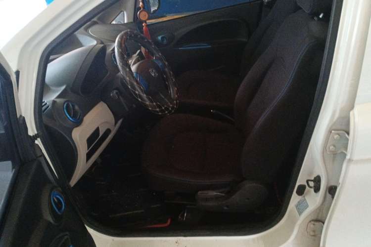 Used JMEV E200L 2016 E200 Standard Model
