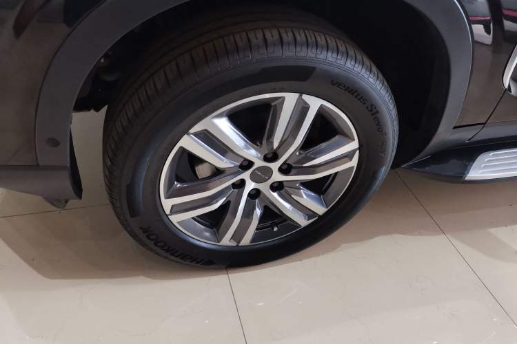 Used SAIC MAXUS D90 Pro 2020 2.0T Gasoline 4x4 Flagship Edition 6 Seats