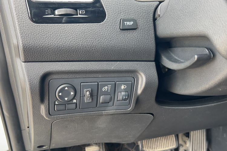 Used Huatai Santa Fe 2017 1.5T Gasoline Automatic Two-Wheel Drive Smart Enjoyment i3 Model