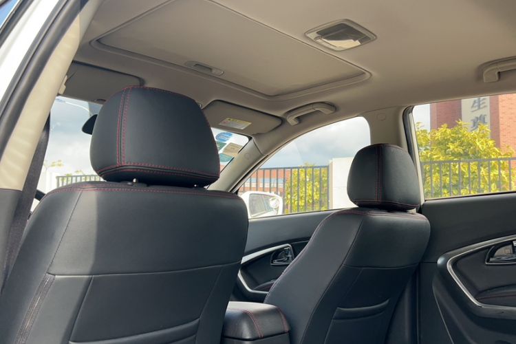 Used Huatai Santa Fe 2017 1.5T Gasoline Automatic Two-Wheel Drive Smart Enjoyment i3 Model