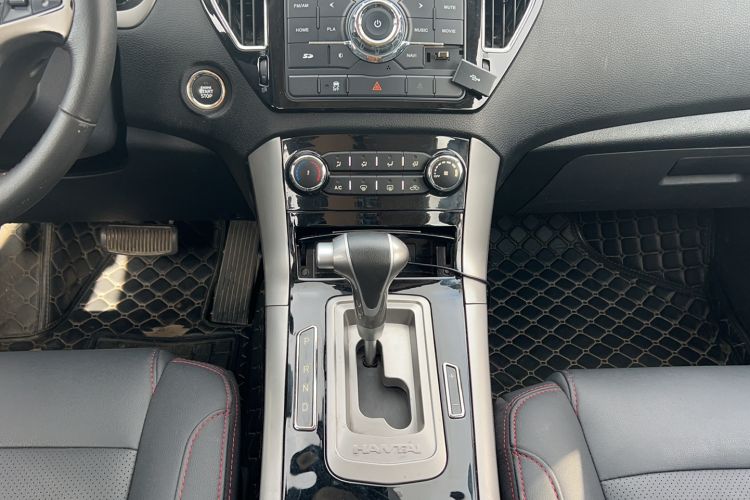 Used Huatai Santa Fe 2017 1.5T Gasoline Automatic Two-Wheel Drive Smart Enjoyment i3 Model