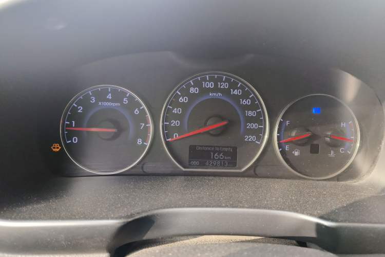 Used Hyundai Santa Fe Classic 2010 2.4 Ultimate Edition 7-Seater Four-Wheel Drive Odometer Close Up