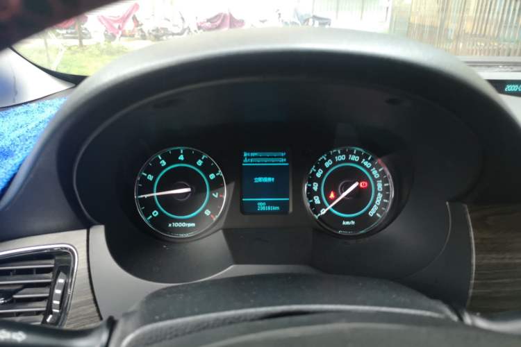 Used JAC Refine M5 2013 2.0T Gasoline Manual Business Edition