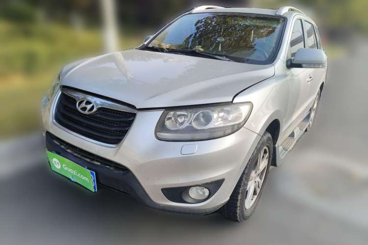 Used Hyundai Santa Fe Classic 2010 2.4 Ultimate Edition 7-Seater Four-Wheel Drive