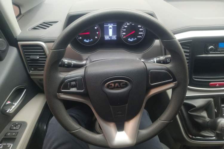 Used JAC M4 2016 2.0L Manual Comfort Edition