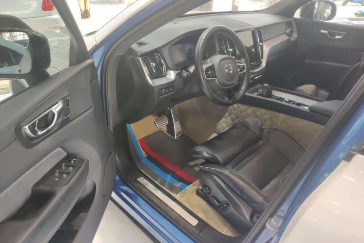 Used Volvo XC60 New Energy 2021 T8 E-Drive Hybrid Smart & Dynamic Edition
