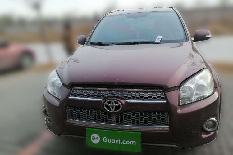 Used Toyota RAV4 2012 Luxurious Edition 2.0L Automatic All-Wheel Drive

