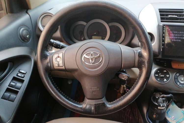 Used Toyota RAV4 2012 Luxurious Edition 2.0L Automatic All-Wheel Drive
