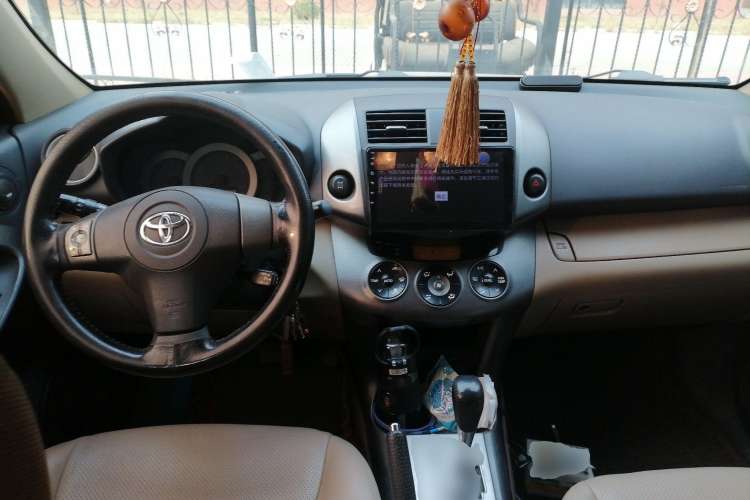 Used Toyota RAV4 2012 Luxurious Edition 2.0L Automatic All-Wheel Drive
