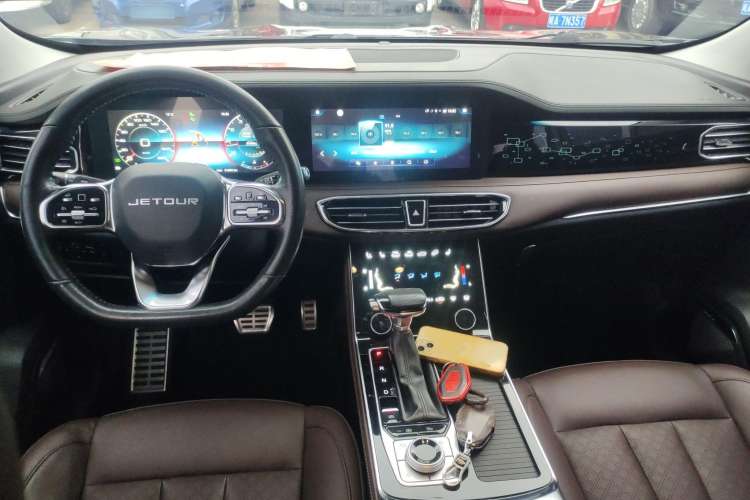 Used JETOUR X90 2021 1.6T DCT Shadow Edition 7-Seater Center Console