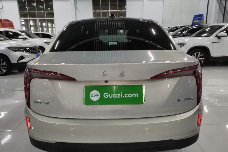 Used Hongqi E-QM5 2022 431 km Charge & Enjoy Edition
