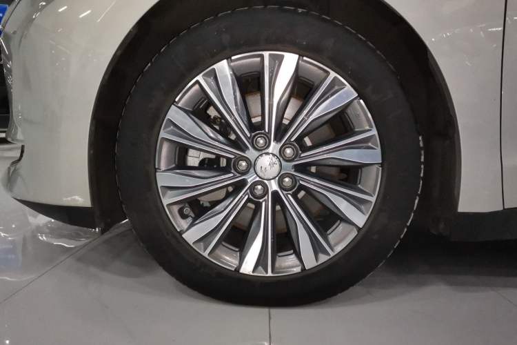 Used Hongqi E-QM5 2022 431 km Charge & Enjoy Edition
