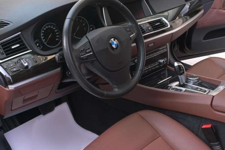 Used BMW 5 Series GT 2017 528i Leading Model
