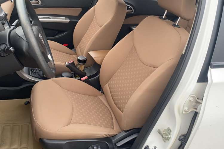 Used Baojun 630 2013 1.5L manual Comfort trim
