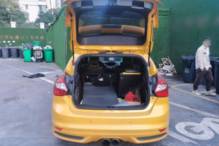 Used Ford Focus 2013 2.0T ST Orange Edition
