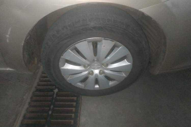 Used Haima Fumei 2014 M5 1.6L Manual Standard Model Right Front Wheel Hub