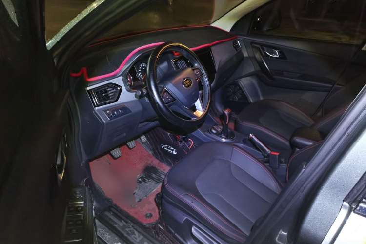 Used FAW Senya R7 2016 1.6L Manual Luxury Model Driver Seat