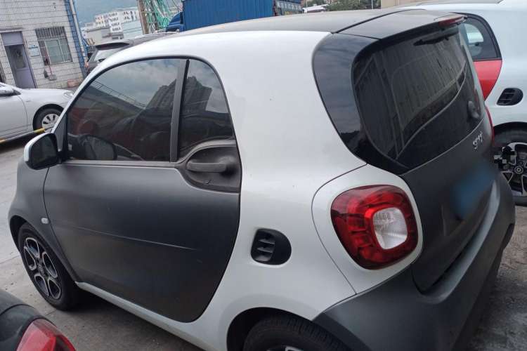 Used smart fortwo 2017 1.0L 52kW New Sound Special Edition China V Emission Standard
