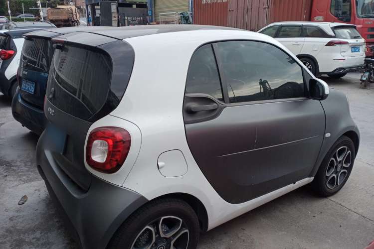 Used smart fortwo 2017 1.0L 52kW New Sound Special Edition China V Emission Standard