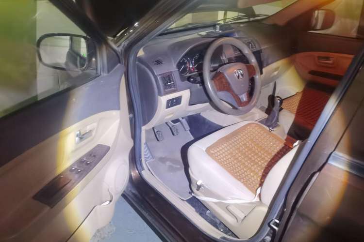 Used BAIC Weiwang M30 2017 1.5L M30S Standard DAM15DL