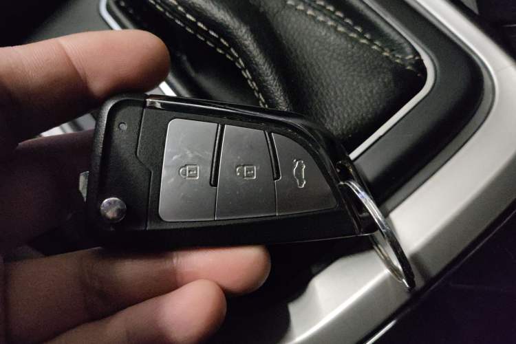 Used Zotye SR7 2016 1.5T CVT Cube Heart Edition China V Standard