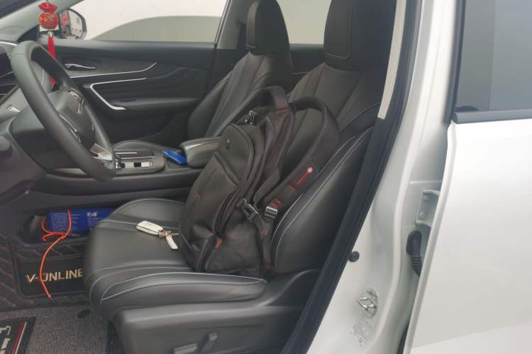 Used Venucia V 2021 260T Idol Edition
