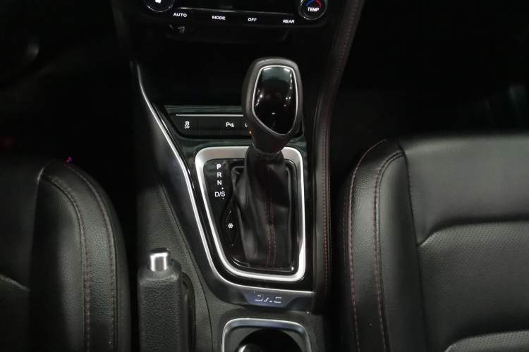 Used JAC Refine R3 2018 1.6L CVT Luxury Smart Model
