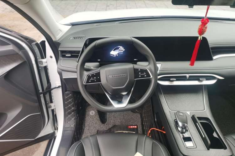 Used Venucia V 2021 260T Idol Edition
